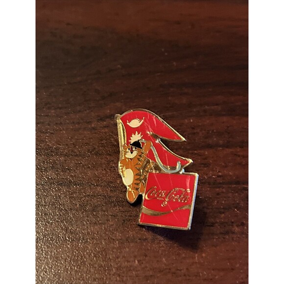 Vintage 1988 Seoul Olympics Coca Cola Hodori Tiger‎ Nepal Flag Lapel Pin - Picture 1 of 3